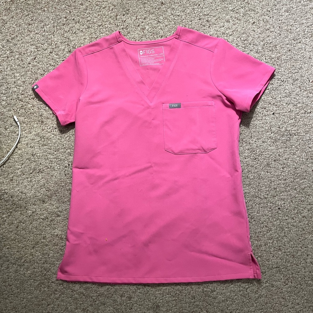 figs women’s fighting pink catarina scrub top